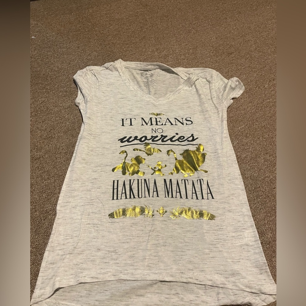 Woman’s Disney XS Hakuna Matata Tshirt